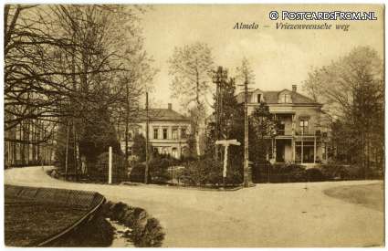 ansichtkaart: Almelo, Vriezenveensche weg