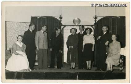 --, Met Fr. v. Bergen, Teun Metselaars, Broer v. Berger etc. ansichtkaart: --, Met Fr. v. Bergen, Teun Metselaars, Broer v. Berger etc.
