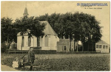ansichtkaart: Everdingen, N.H. Kerk met school