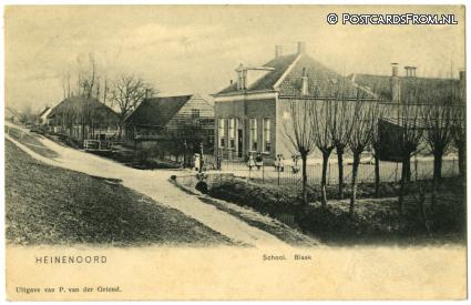 Heinenoord, School. Blaak ansichtkaart: Heinenoord, School. Blaak