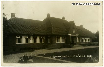 Sint Annaparochie, Gemeentehuis ansichtkaart: Sint Annaparochie, Gemeentehuis
