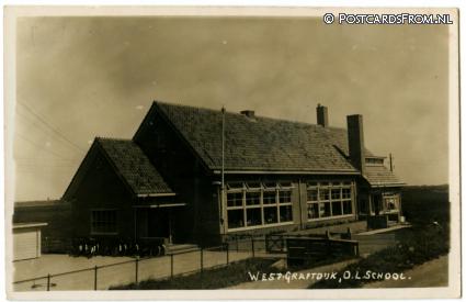 West-Graftdijk, O.L. School ansichtkaart: West-Graftdijk, O.L. School