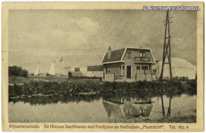 Rijnsaterwoude, De Nieuwe Jachthaven met Paviljoen en Badhuizen 'Meerzicht' ansichtkaart: Rijnsaterwoude, De Nieuwe Jachthaven met Paviljoen en Badhuizen 'Meerzicht'