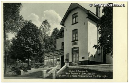 ansichtkaart: Geulhem, Hotel 'Schoonzicht'. Wed. Jaspers en Zoon.