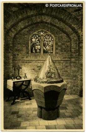 ansichtkaart: Achterveld, Doopvont in de St. Joseph Kerk
