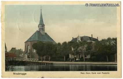 ansichtkaart: Woubrugge, Ned. Herv. Kerk met Pastorie