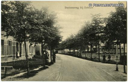 ansichtkaart: Dokkum, Stationsweg