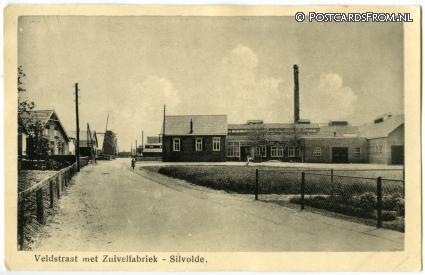 ansichtkaart: Silvolde, Veldstraat met Zuivelfabriek