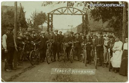 ansichtkaart: Hoornaar, Feest