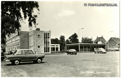 ansichtkaart: Maasbree, Kennedyplein