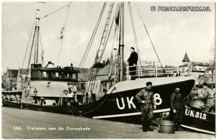 Urk, Vislossen aan de Dormakade ansichtkaart: Urk, Vislossen aan de Dormakade