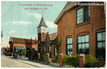 ansichtkaart: Urk, Burgemeester en Docterswoning met Raadhuis