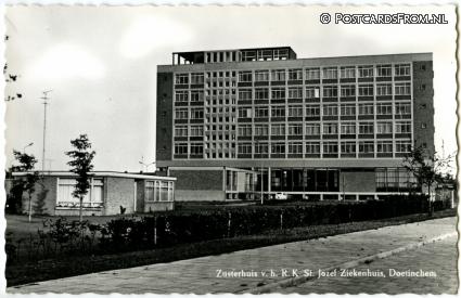 ansichtkaart: Doetinchem, Zusterhuis v.h. R.K. St. Jozef Ziekenhuis