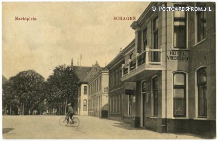 Schagen, Marktplein. Hotel Vredelust ansichtkaart: Schagen, Marktplein. Hotel Vredelust