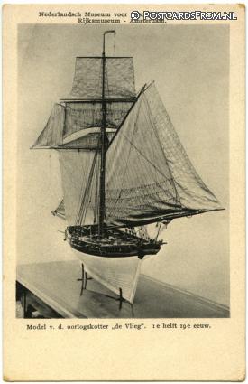 ansichtkaart: Amsterdam, Rijksmuseum. Model v.d. oorlogskotter 'de Vlieg'