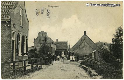 ansichtkaart: Drimmelen, Dorpstraat