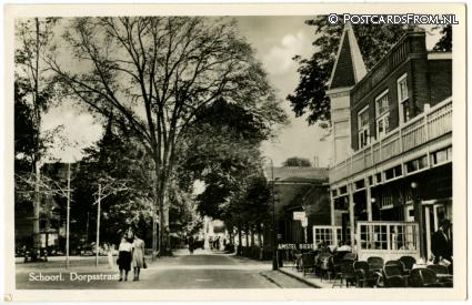 Schoorl, Dorpsstraat ansichtkaart: Schoorl, Dorpsstraat
