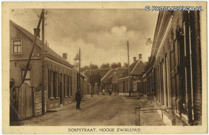 Hooge Zwaluwe, Dorpstraat ansichtkaart: Hooge Zwaluwe, Dorpstraat