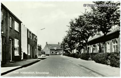 Oud-Vossemeer, Schoolstraat ansichtkaart: Oud-Vossemeer, Schoolstraat