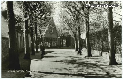 Voorschoten, Treubstraat ansichtkaart: Voorschoten, Treubstraat
