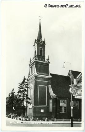 ansichtkaart: Axel, Ned. Herv. Kerk. Kerkdreef