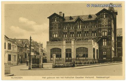 Nijmegen, Het gebouw van het Katholiek Gezellen Verbond. Nassausingel ansichtkaart: Nijmegen, Het gebouw van het Katholiek Gezellen Verbond. Nassausingel