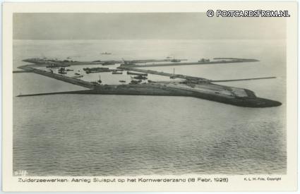 ansichtkaart: Kornwerderzand, Zuiderzeewerken. Aanleg Sluisput 18 Febr. 1928