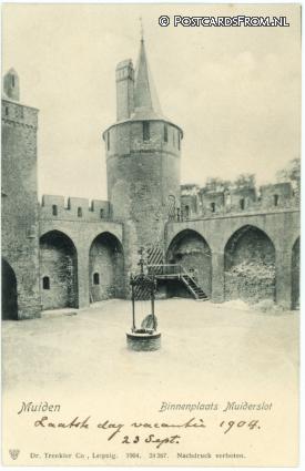 Muiden, Binnenplaats Muiderslot ansichtkaart: Muiden, Binnenplaats Muiderslot