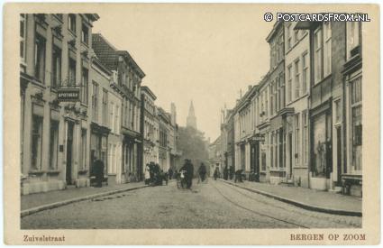 ansichtkaart: Bergen op Zoom, Zuivelstraat