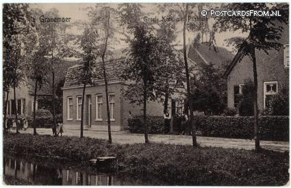 ansichtkaart: 's-Gravenmoer, Geref. Kerk met Pastorie