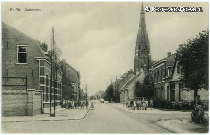 ansichtkaart: Rijen, Kerkstraat