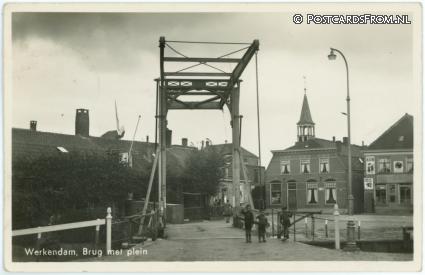 Werkendam, Brug met plein ansichtkaart: Werkendam, Brug met plein
