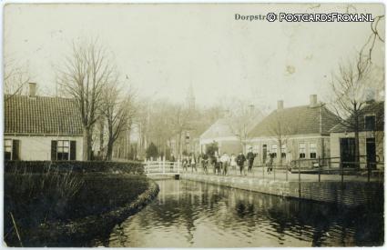 ansichtkaart: Leimuiden, Dorpstraat