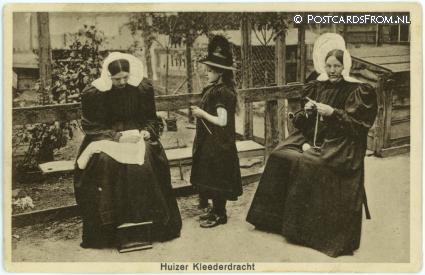 Huizen, Huizer Kleederdracht ansichtkaart: Huizen, Huizer Kleederdracht