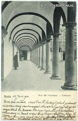 ansichtkaart: Breda, Kon. Mil Academie - Colonade