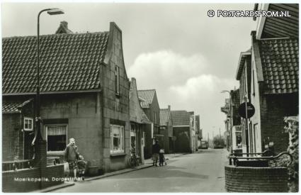 Moerkapelle, Dorpsstraat ansichtkaart: Moerkapelle, Dorpsstraat