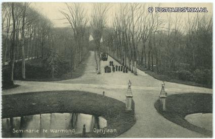 ansichtkaart: Warmond, Seminarie. Oprijlaan
