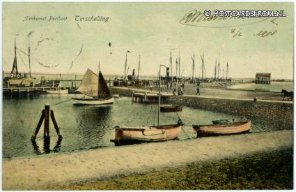 ansichtkaart: Terschelling West, Aankomst Postboot