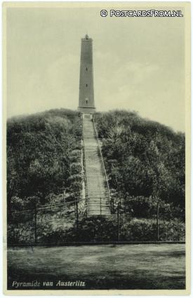 ansichtkaart: Austerlitz, Pyramide
