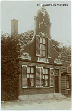 ansichtkaart: Krommenie, Oude gevel Z. Hoofdstraat