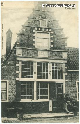 ansichtkaart: Enkhuizen, Oud-Hollandsch huisje