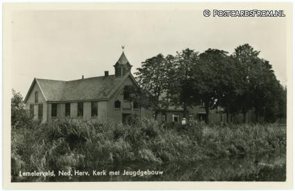 Lemelerveld, Ned. Herv. Kerk met Jeugdherberg ansichtkaart: Lemelerveld, Ned. Herv. Kerk met Jeugdherberg
