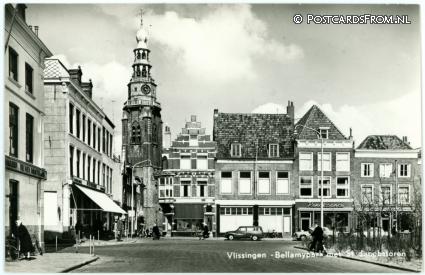 ansichtkaart: Vlissingen, Bellamypark met St. Jacobstoren
