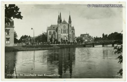 ansichtkaart: Alkmaar, St. Jozefkerk met Kneppelbrug