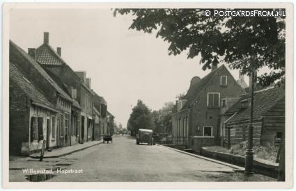 ansichtkaart: Willemstad, Hopstraat. Hofstraat