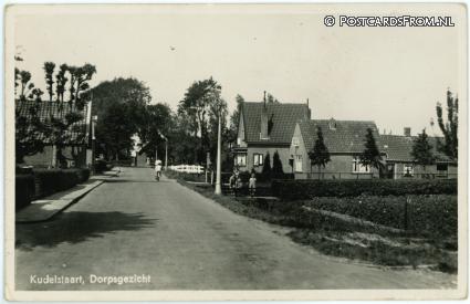 ansichtkaart: Kudelstaart, Dorpsgezicht