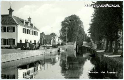 ansichtkaart: Naarden, Het Arsenaal