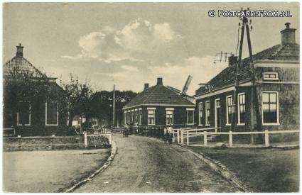 ansichtkaart: Houwerzijl, Hoofdstraat