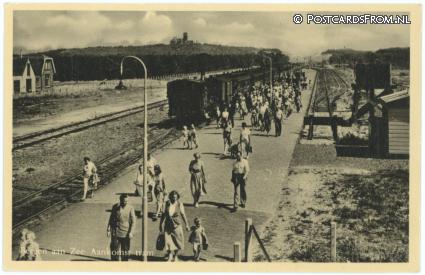 ansichtkaart: Bergen aan Zee, Aankomst tram