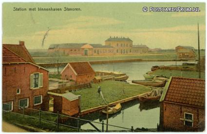 ansichtkaart: Stavoren, Station met binnenhaven